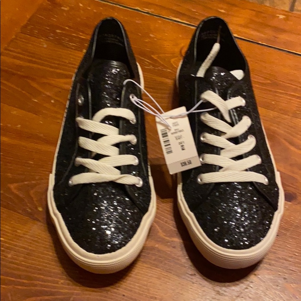 glitter black sneakers SZ. 10💕 a perfect gif